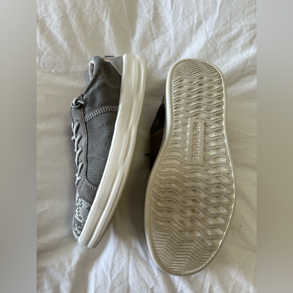 Hey Dude Women's Sz 9 Karina Silver Python Slip On Comfort Walking Shoes - Picture 5 of 7